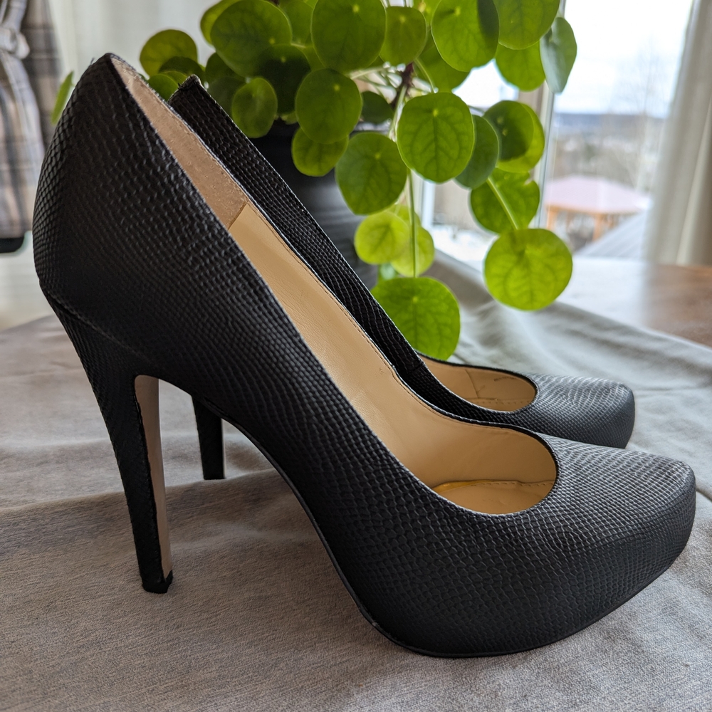 Jessica Simpson Classic Black Pumps